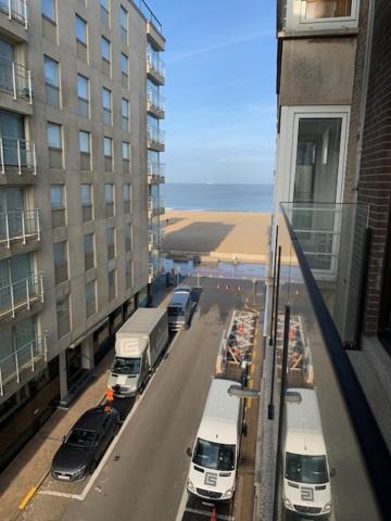 Exclusief Appartement In Hartje Zoute, Zonnig Terras Met Zeezicht Knokke-Heist Bagian luar foto
